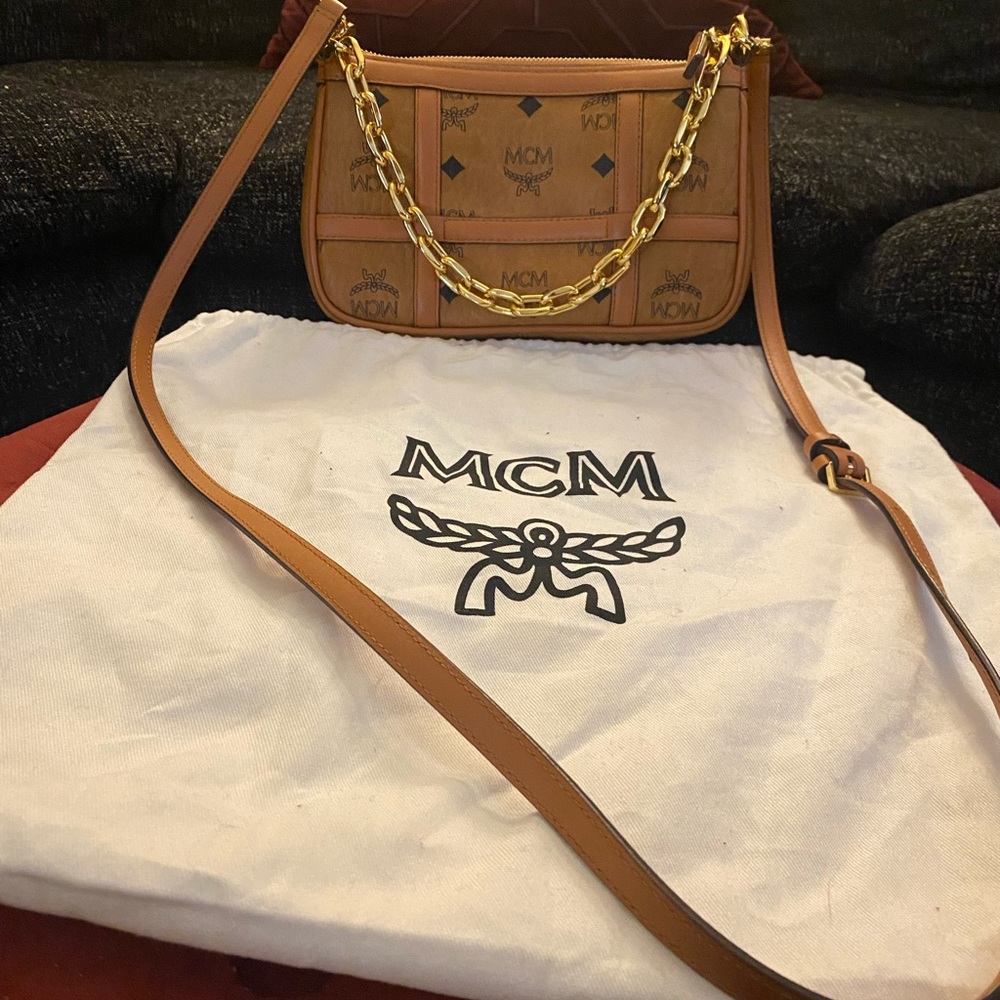 Delmy Visetos Mini Logo Chain Shoulder Bag- 💯 authentic